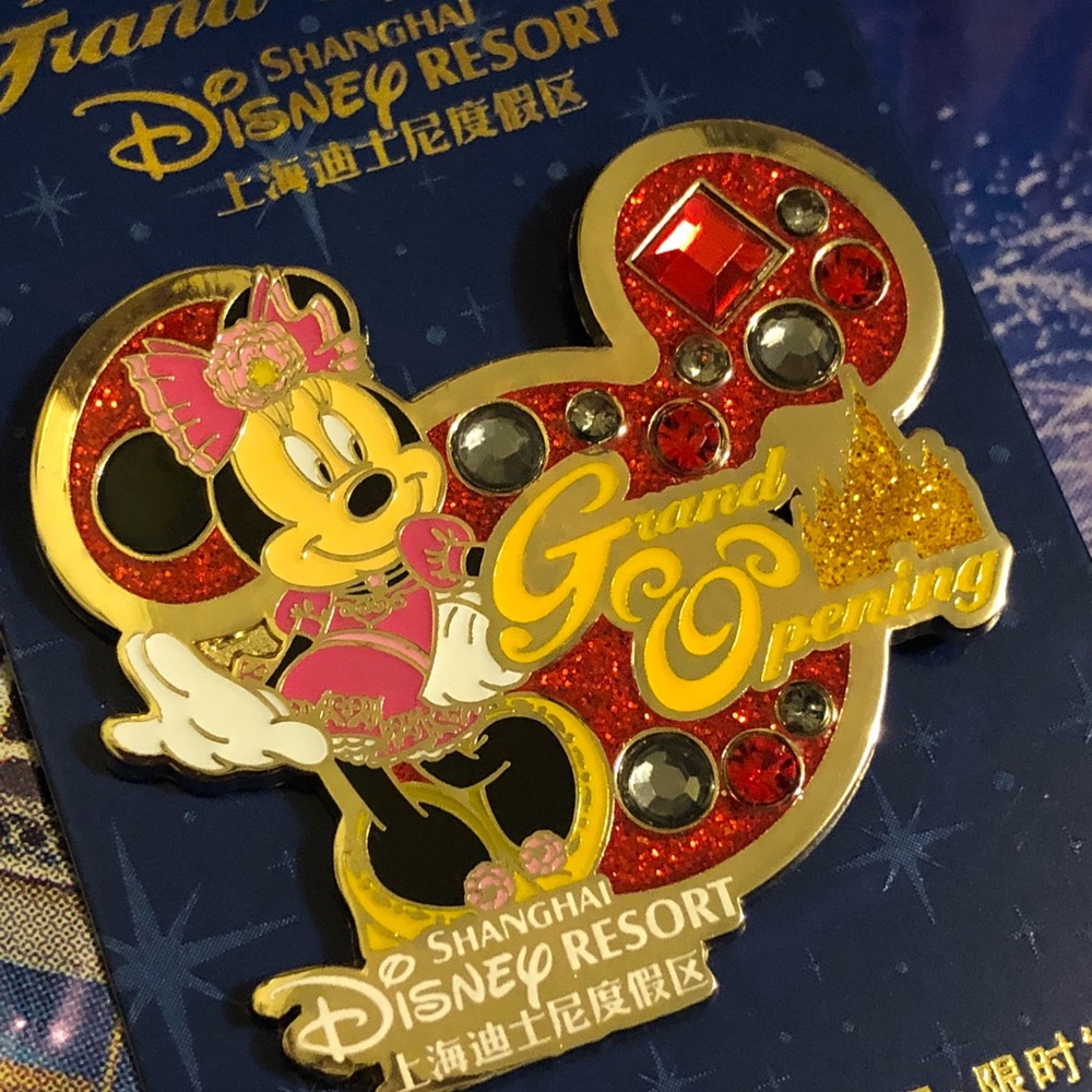 Disney Pin Minnie Limited Release Brooch